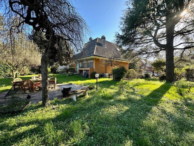 Villa Indipendente in vendita a Moncucco, Brugherio