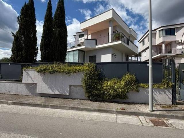 Villa Indipendente in vendita a San Giuseppe Vesuviano, Napoli
