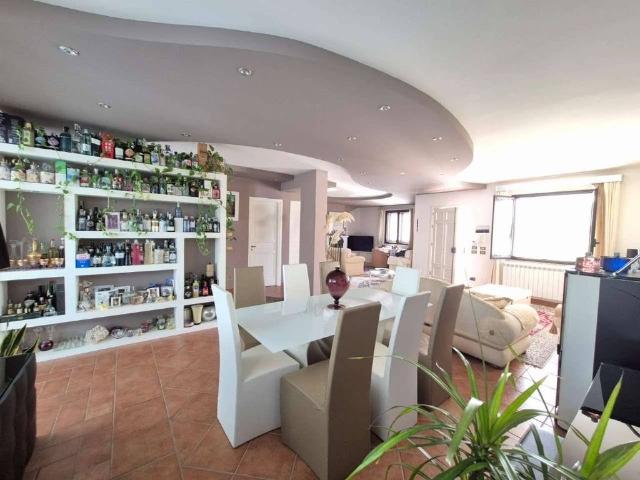Villa Indipendente in vendita a Carini, Sicilia