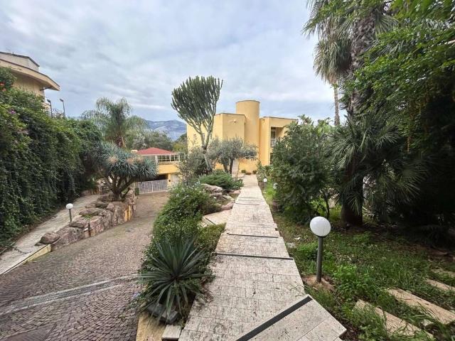 Villa Indipendente in vendita a VII Circoscrizione, Palermo