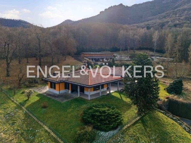 Villa Indipendente in vendita a Comunità Montana Valli del Verbano, Brinzio