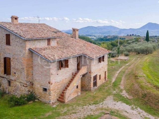 Villa Indipendente in vendita a Montone, Umbria