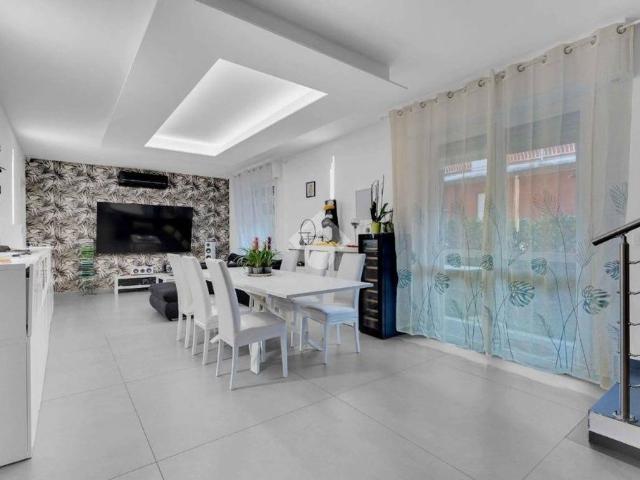 Villa Schiera in vendita a Trezzano Sul Naviglio, Lombardia