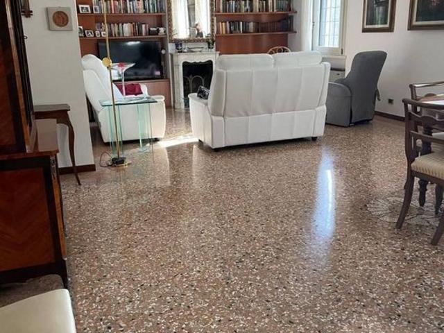 Villa Schiera in vendita a Santo Stefano, Bologna