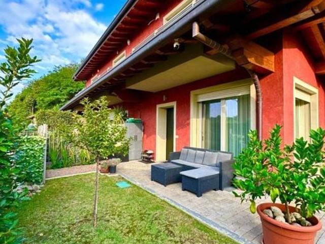 Villa Schiera in vendita a Parè, Colverde