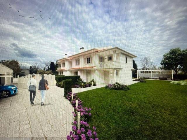 Villa Indipendente in vendita a Prato, Toscana