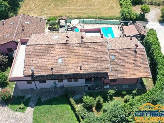 Villa Schiera in vendita a Robbiate, Lombardia