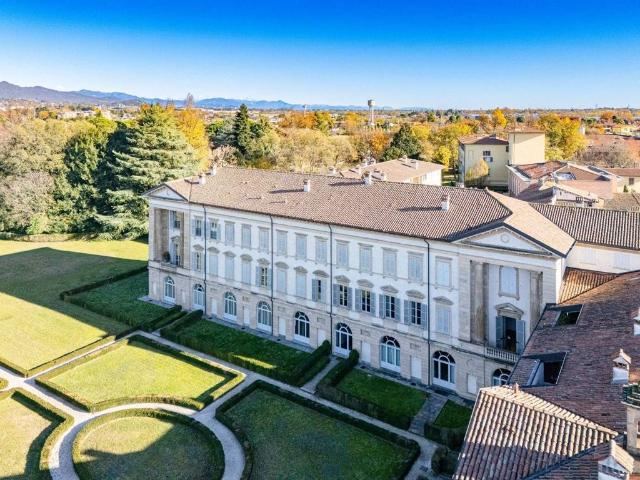 Appartamento in vendita a Lomagna, Lombardia