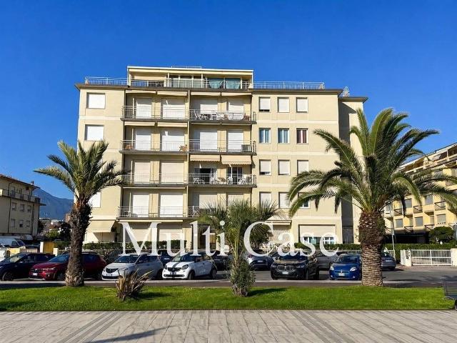 Appartamento in vendita a Camaiore, Toscana