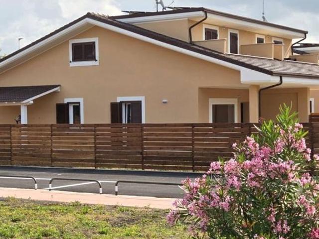 Appartamento in vendita a Marina di San Nicola, Roma Capitale