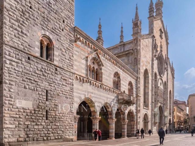 Appartamento in vendita a Como, Lombardia