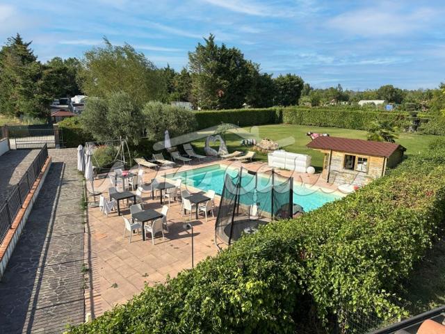 Villa Indipendente in vendita a Rimini, Reggio Emilia