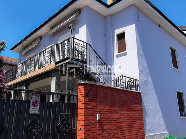 Villa Indipendente in vendita a Nova Milanese, Lombardia