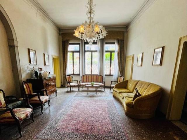 Appartamento in vendita a Venezia-Murano-Burano, Venezia
