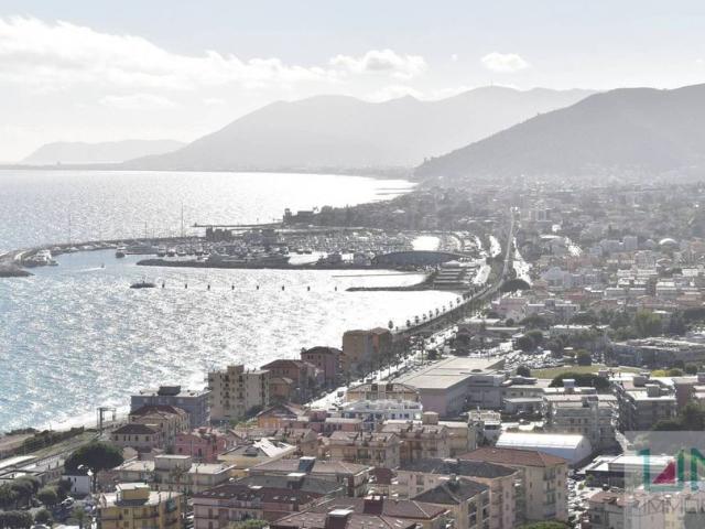 Appartamento in vendita a Pietra Ligure, Liguria