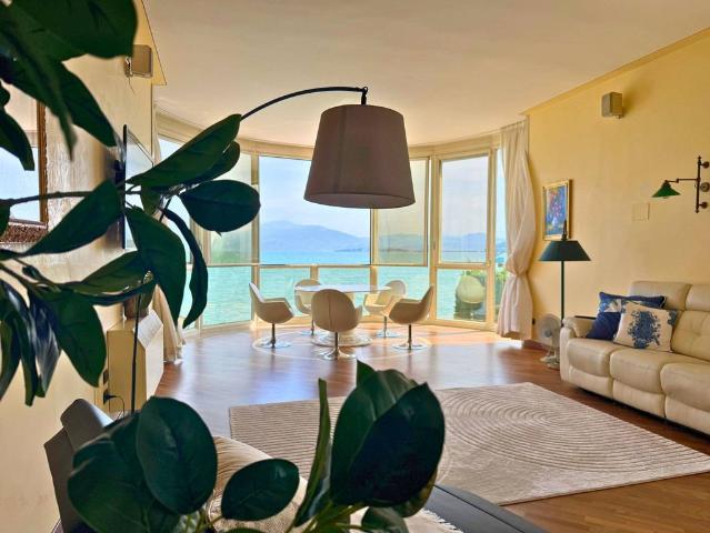 Attico in vendita a Desenzano Del Garda, Brescia