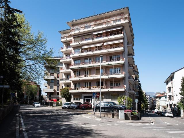 Appartamento in vendita a Biumo Superiore, Varese