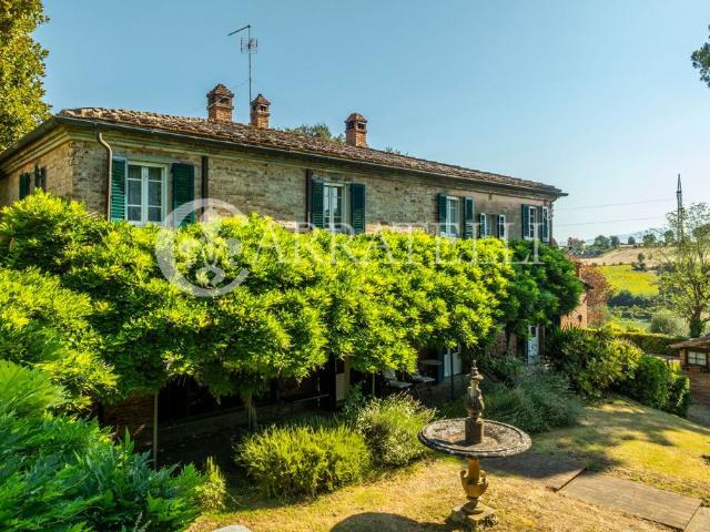 Rustico in vendita a Foiano della Chiana, Arezzo