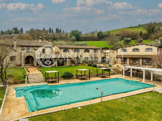 Rustico in vendita a Izzalini, Umbria