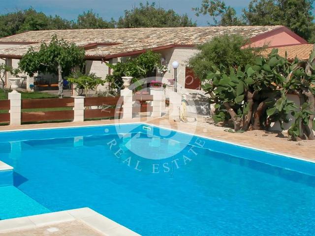 Appartamento in vendita a Cappuccini, Ragusa