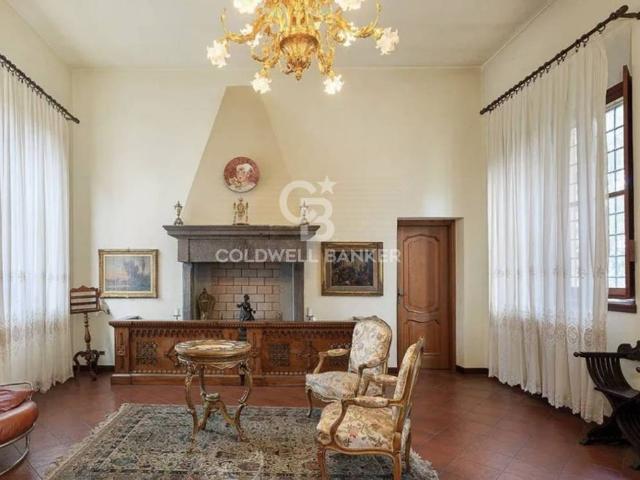 Palazzo in vendita a Vellezzo Bellini, Lombardia