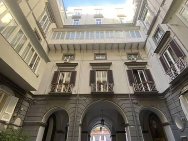 Ufficio in vendita a Municipalità 1, Campania