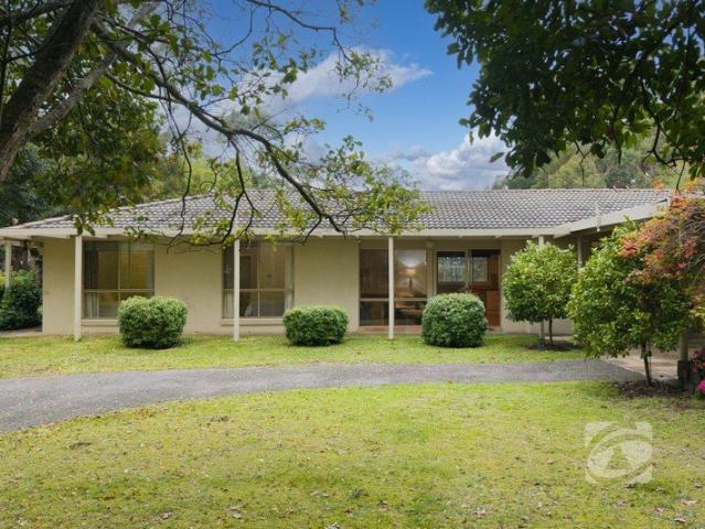 Cottage for sale in Camerons Creek, Victoria