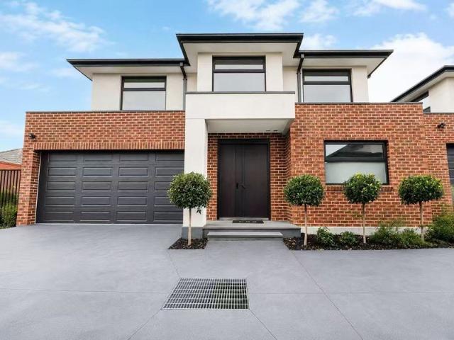 Townhouse for sale in Camerons Creek, Victoria