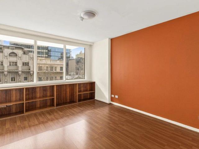 Apartment for rent in East End Theatre District, Melbourne
