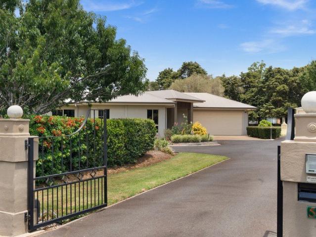 House for sale in Cabarlah, Toowoomba Regional