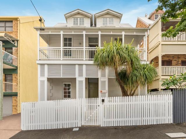 Office for sale in Toombul, Queensland