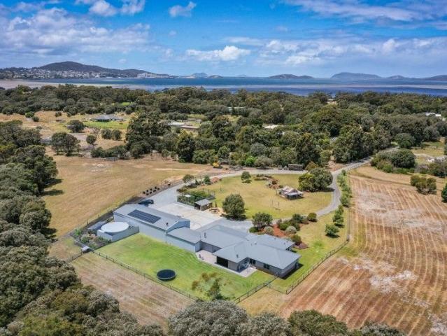 Cottage for sale in Warral, Western Australia