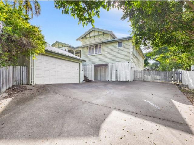 House for sale in The Range