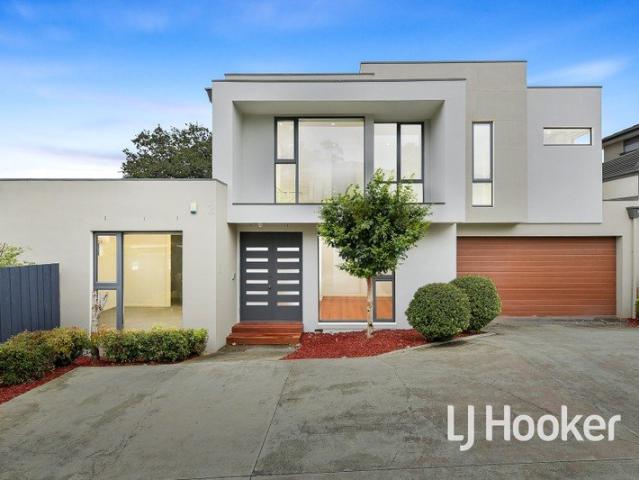 Townhouse for sale in Camerons Creek, Victoria