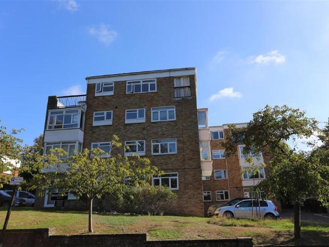 Apartment for rent in Round Hill, Brighton