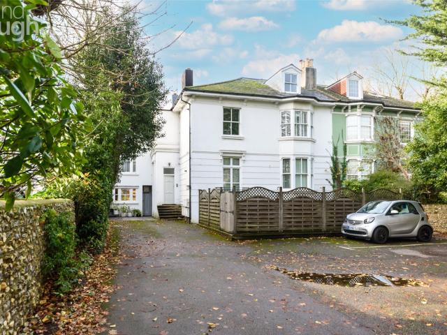 Apartment for rent in Round Hill, Brighton