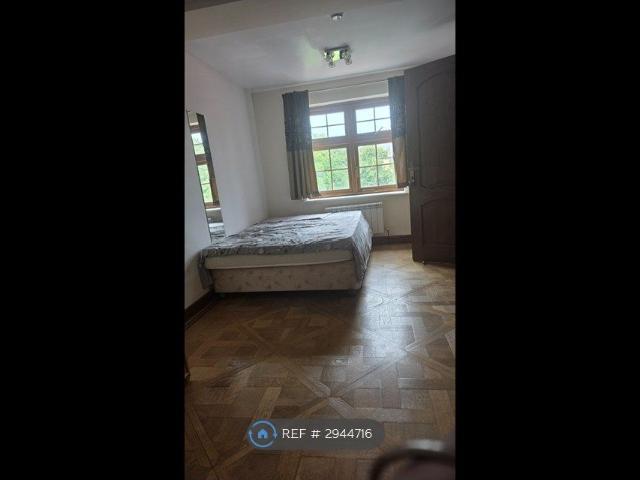 Studio for rent in Preston, Greater London