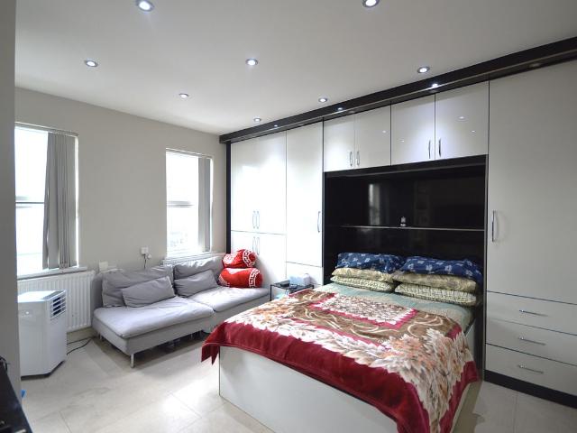 Studio for rent in Preston, Greater London
