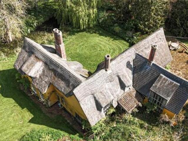 House for sale in Chelmondiston, Suffolk