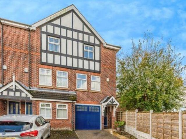 House for sale in Moss Rose, Macclesfield