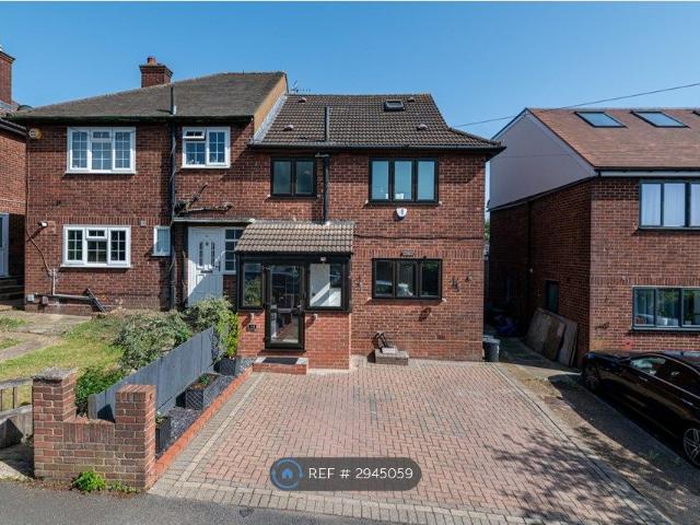 House for rent in Collier Row, Greater London