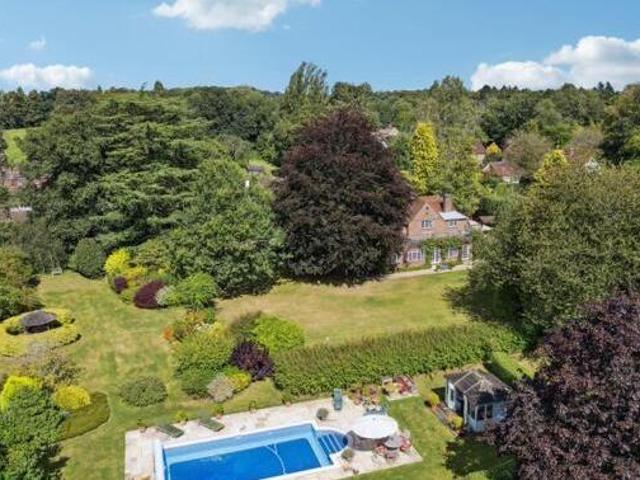 House for sale in Great Kingshill, Buckinghamshire
