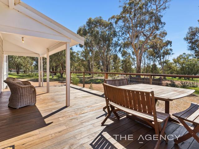 Cottage for sale in Bakers Hill, Western Australia