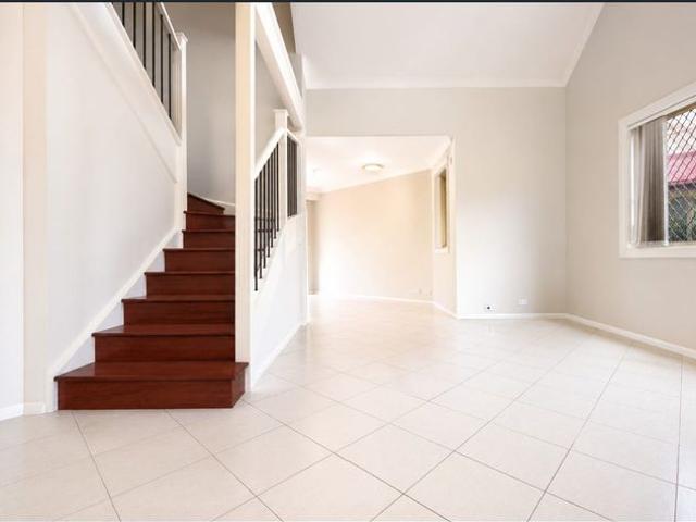 Townhouse for rent in Sydney, New South Wales