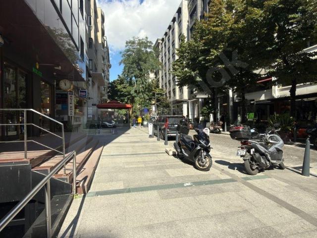 Taşkışla, Şişli içerisinde satılık Dükkan