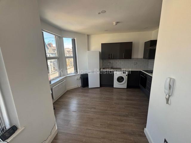 Apartment for rent in Plasnewydd, Falcon Lodge
