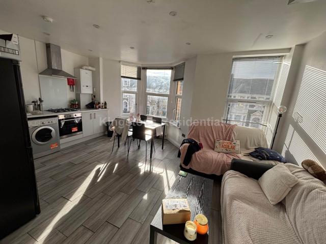 Apartment for rent in Maindy, Cardiff
