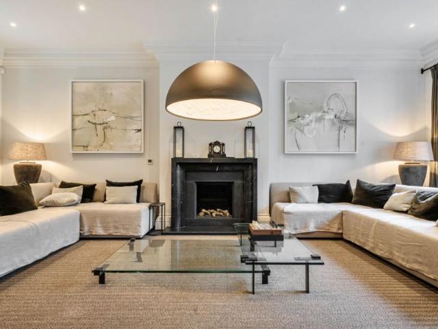 House for rent in Oxshott, Elmbridge
