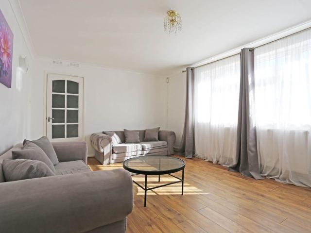House for rent in London Borough of Barking and Dagenham, Greater London