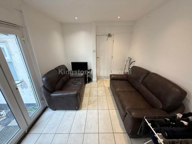 House for rent in Plasnewydd, Falcon Lodge